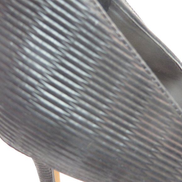 Vince Camuto Hi Heeled Textured and Velvet heel - Picture 2 of 11